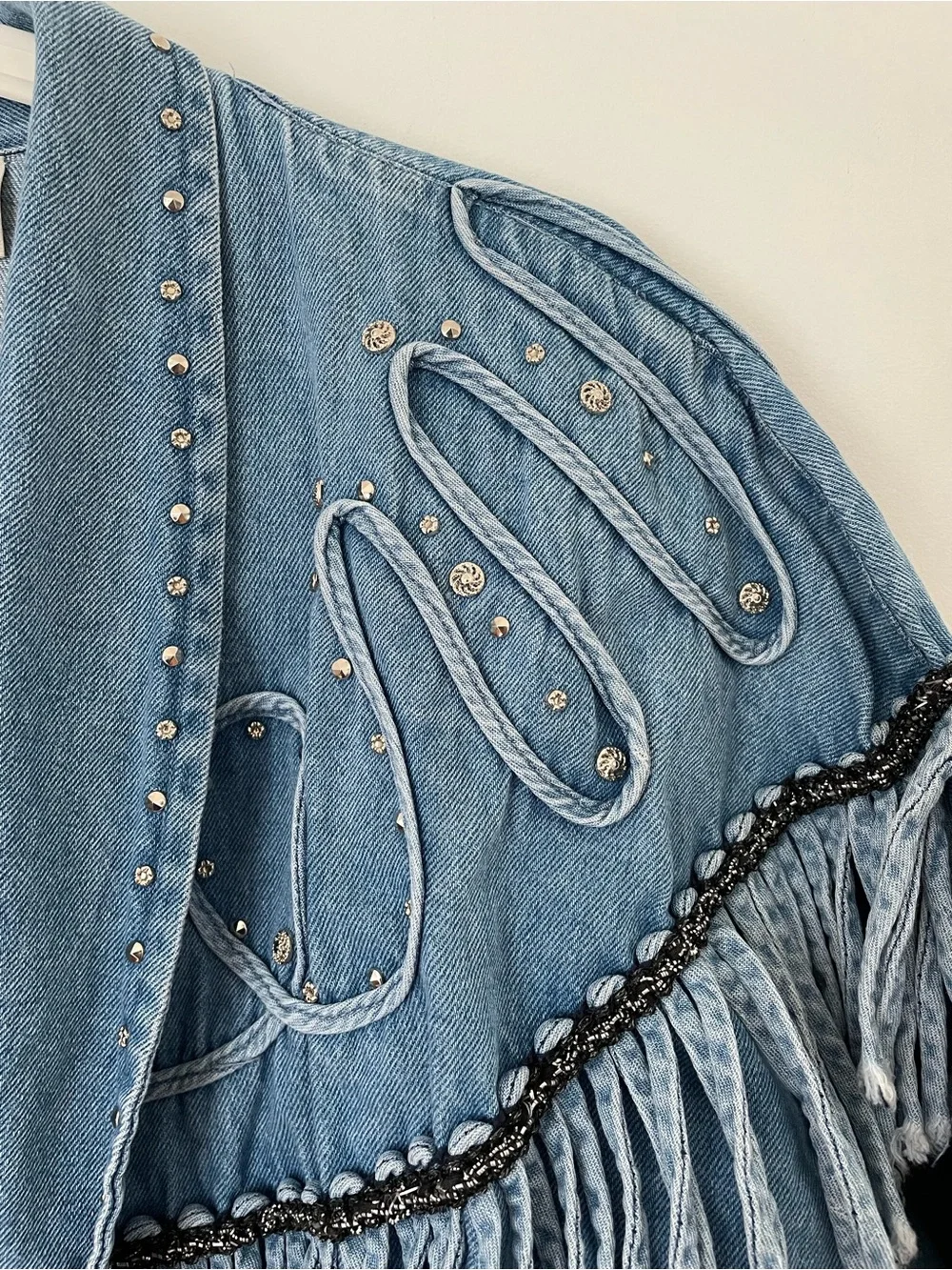 Vintage cache western fringe rhinestone denim jacket size M - Picture 2 of 10